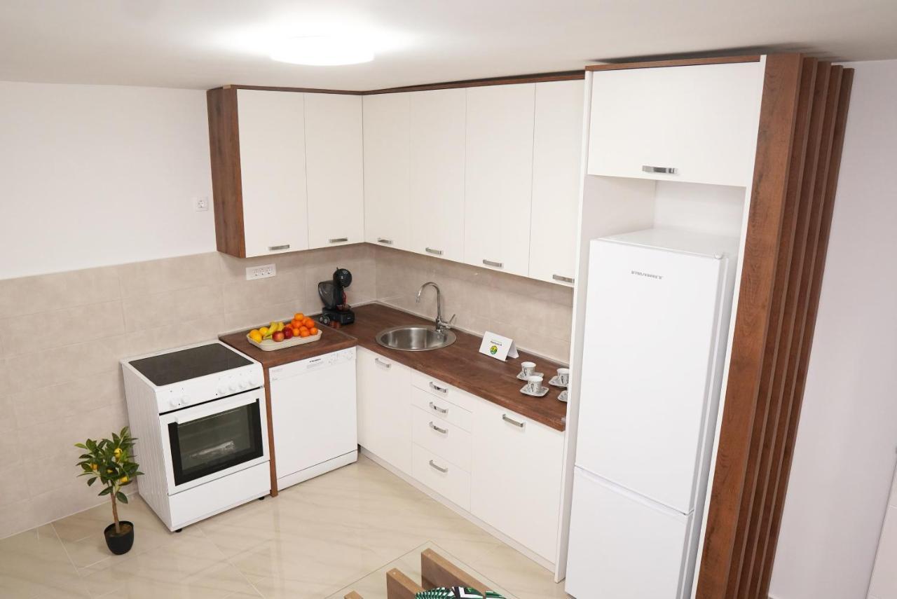 Apartments Manitovac M Nikšić Exterior foto